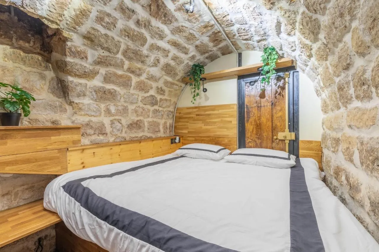 Incroyable Appartement Parisien 0*, Paris